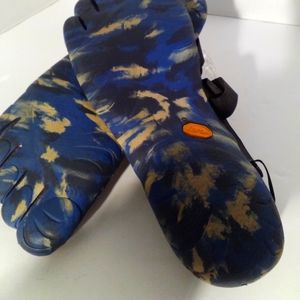 Vibram comfort shoes.